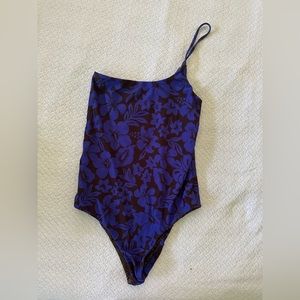 Acacia Avalon one piece, Alau print, size petite